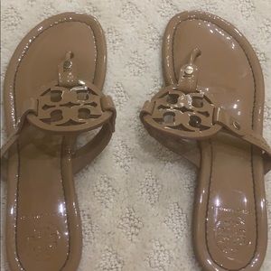 Tan Tory Burch Sandals❣️❣️